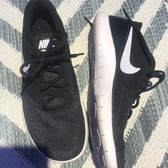 Nike Shoes - Nike “flex contact” running shoes